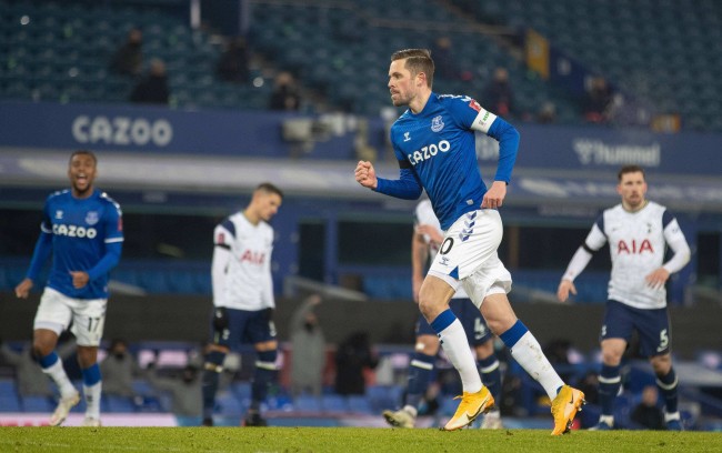 而是拥抱内 而是拥抱内