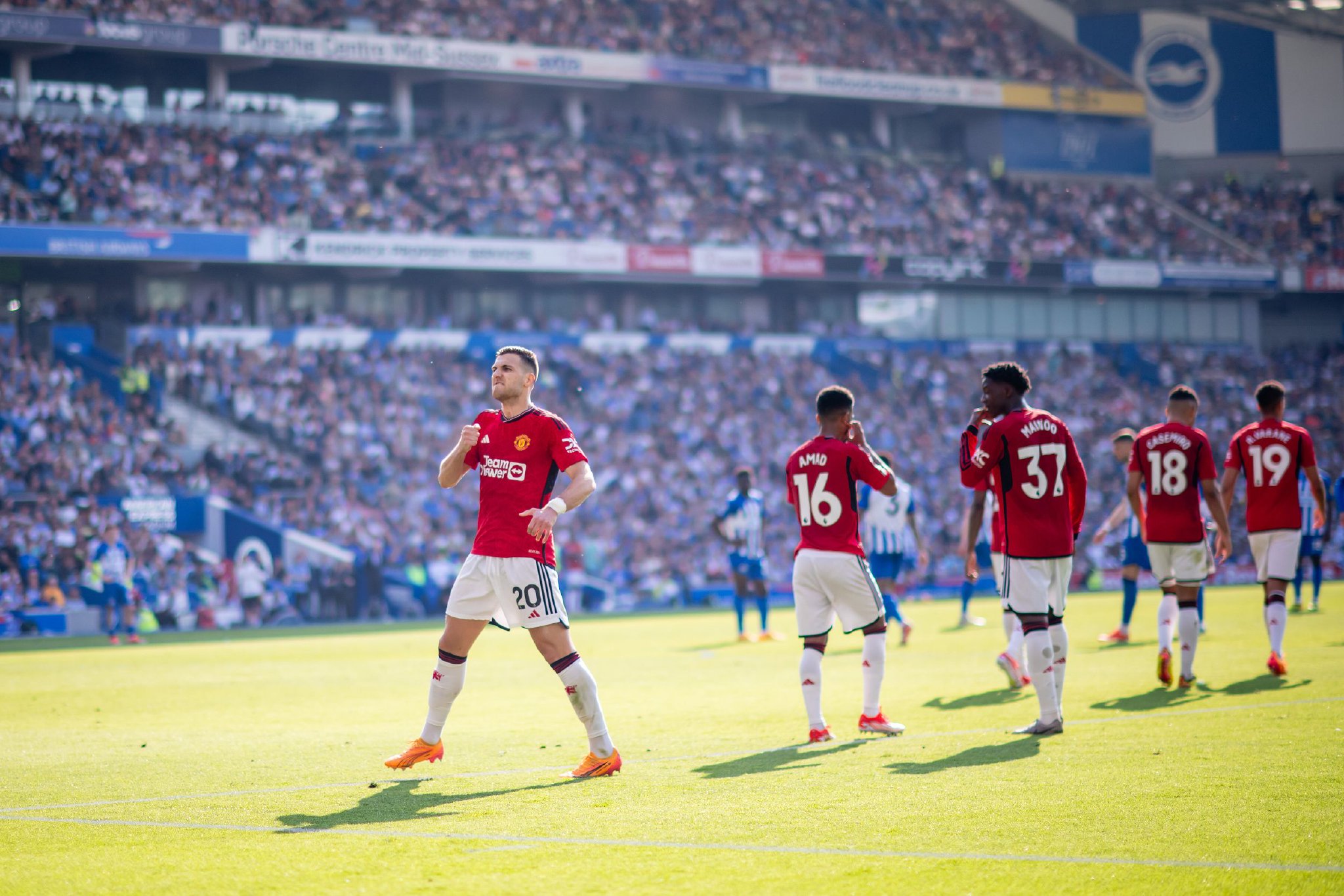 对球场内外 对球场内外